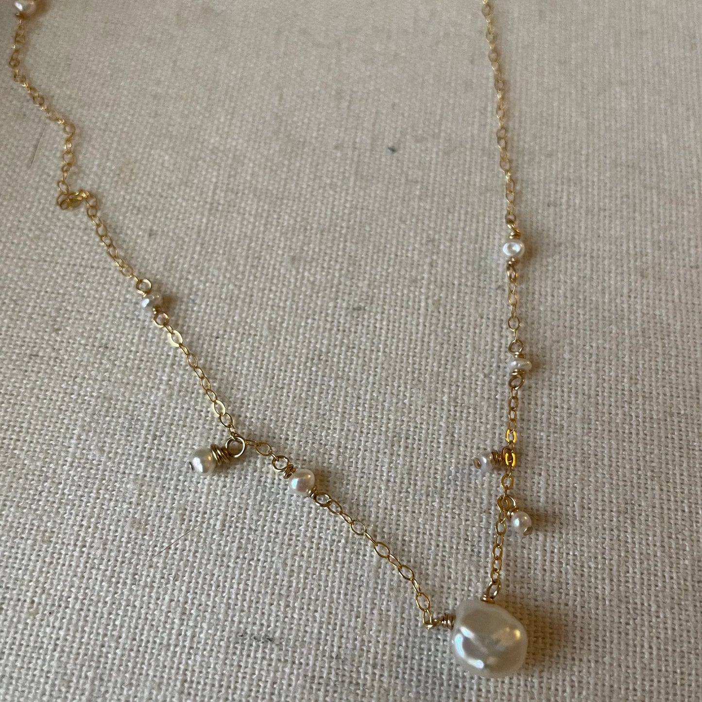 Short Whimsical Pearl Necklace in 14k gold filled