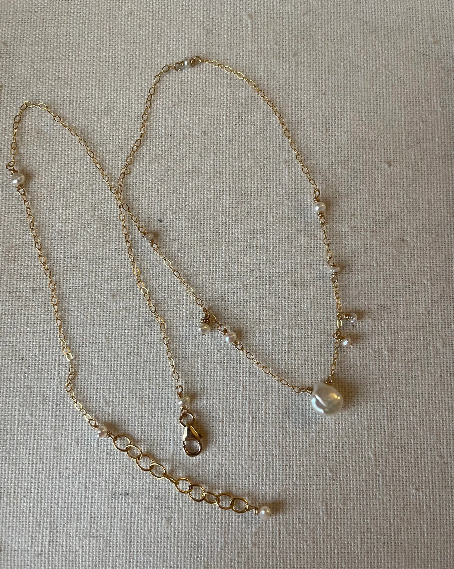 Short Whimsical Pearl Necklace in 14k gold filled