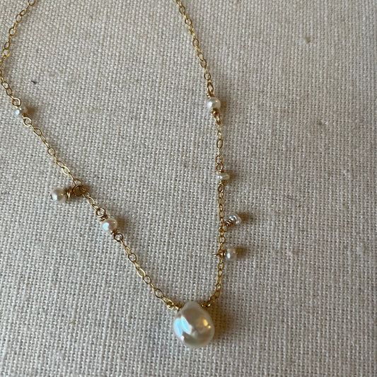Short Whimsical Pearl Necklace in 14k gold filled