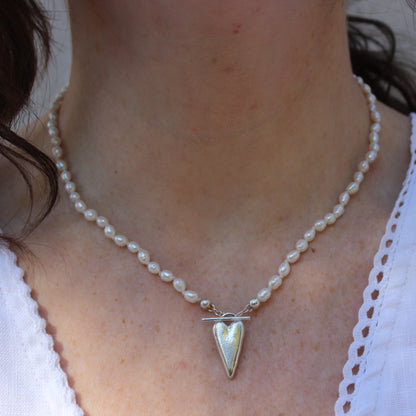 Amulet Toggle Pearl Knotted Necklace with Heart